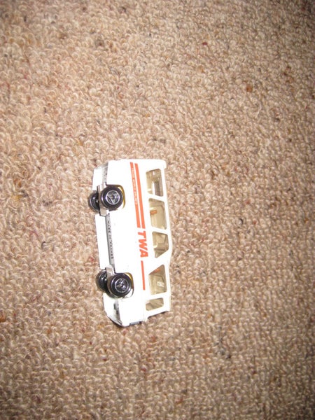 MAJORETTE BUSES Carousel 2