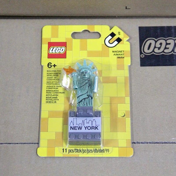 LEGO 854031 Statue of Liberty Magnet Carousel 1