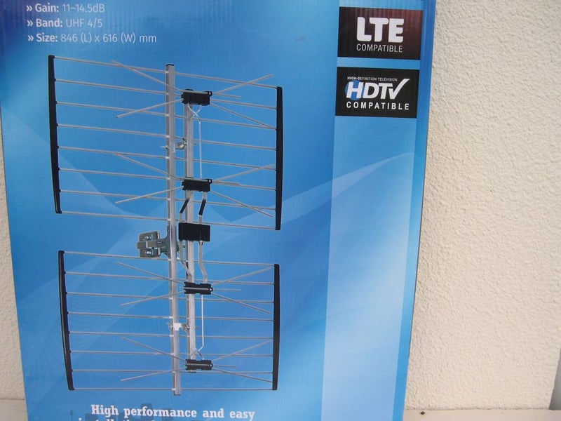 UHF Aerial Antenna Freeview Hi Quality LTE Cell PH Filter Phased Array 14db 56El Carousel 2