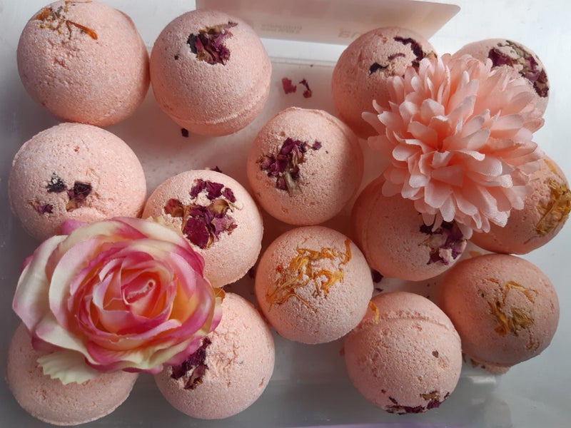 Apricot Bath Bomb 40 gm Carousel 1