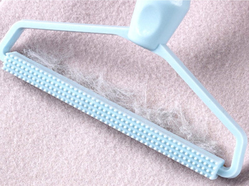 4 X Manual Clothes Fuzz Lint Removers Carousel 2