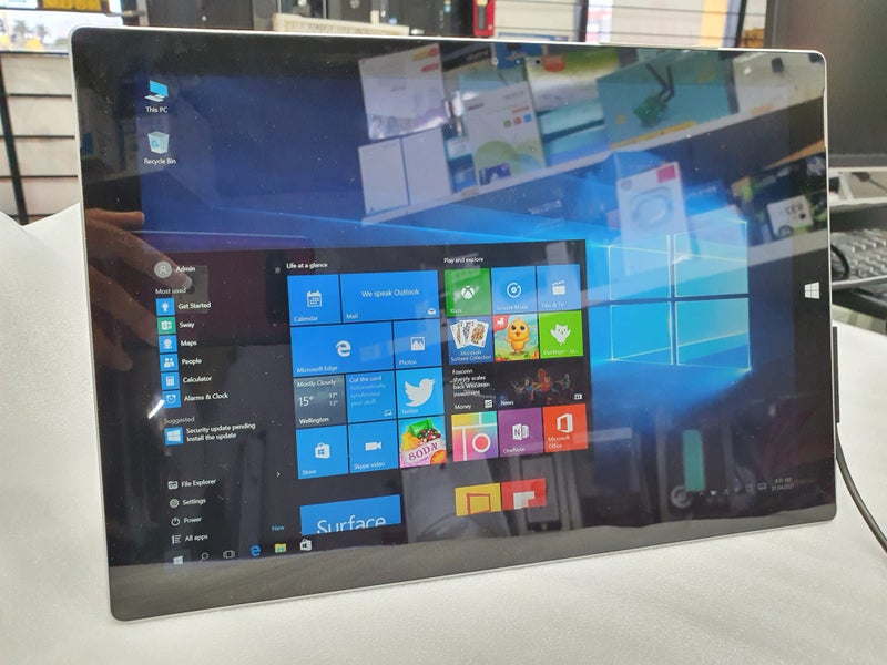 Microsoft Surface Pro Core i5 4GB 128GB SSD WINDOWS 10 Carousel 2
