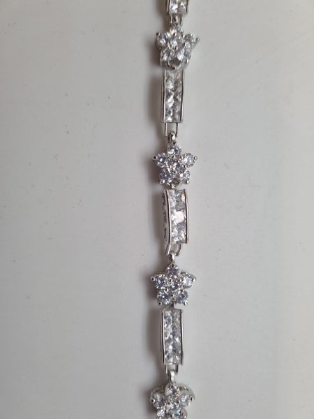 GEORGOUS WHITE GOLD PLATED BRACELET Carousel 1