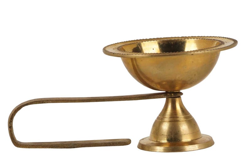 IBA Indianbeautifulart Handcrafted Brass Aarti Diya With Handle Pooja Carousel 1