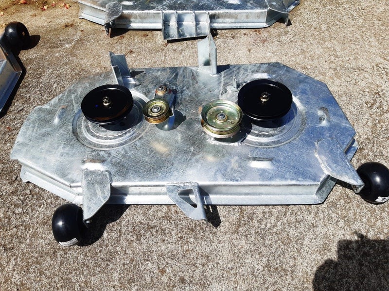 John Deere rideon decck 42 inch new galv ride on mower decks62863870272129112