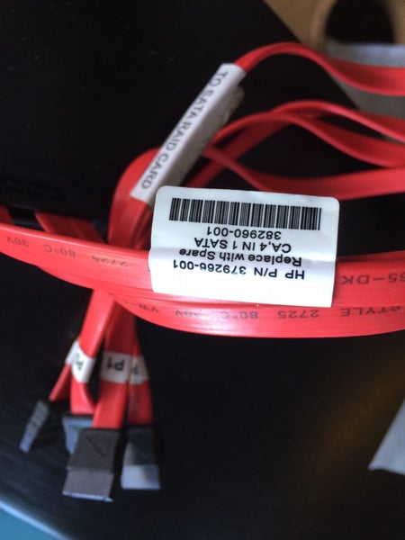 SAS 4i to 4 SATA, HP P/N 379266-001 (4 IN 1 SATA) Carousel 1