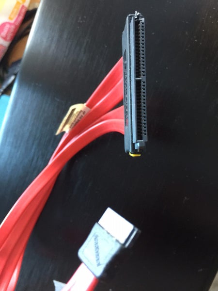 SAS 4i to 4 SATA, HP P/N 379266-001 (4 IN 1 SATA) Carousel 2