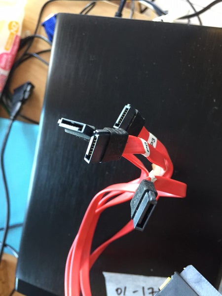 SAS 4i to 4 SATA, HP P/N 379266-001 (4 IN 1 SATA) Carousel 5