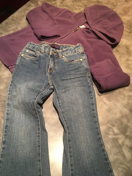 Levis Jeans and hoodie size 5 : BidBud
