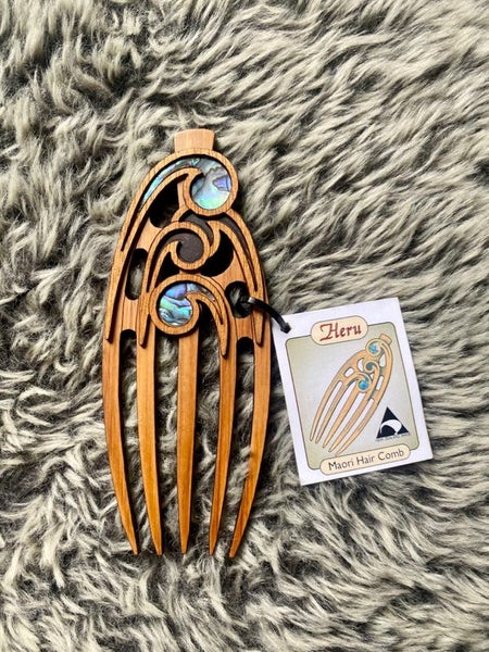 KORU RIMU WOOD PAUA HERU BEAUTY Carousel 1
