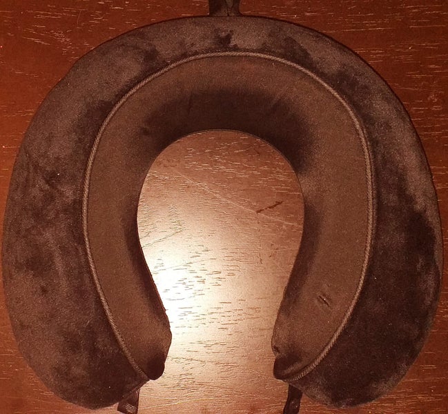 Black neck rest, good for travel, soft and comfortable, great quality Carousel 2