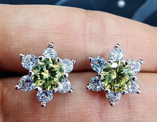 1ct Green Lab Grown Diamond with Belgium cutting Carousel 1