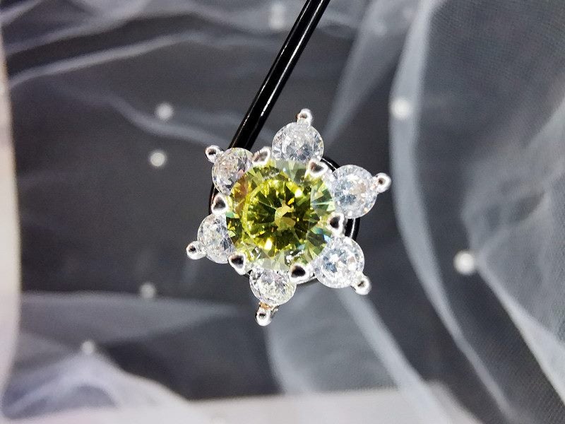 1ct Green Lab Grown Diamond with Belgium cutting Carousel 2