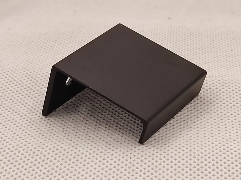 Edge Pull Straight Black - 40mm Carousel 1