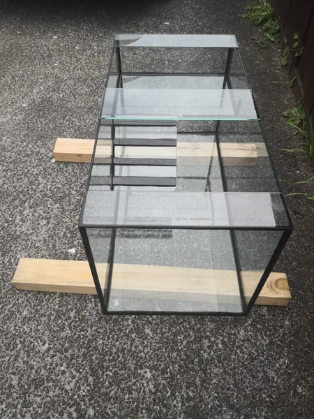 Turtle tank 6mm 1200x450x450 black silicone Carousel 3