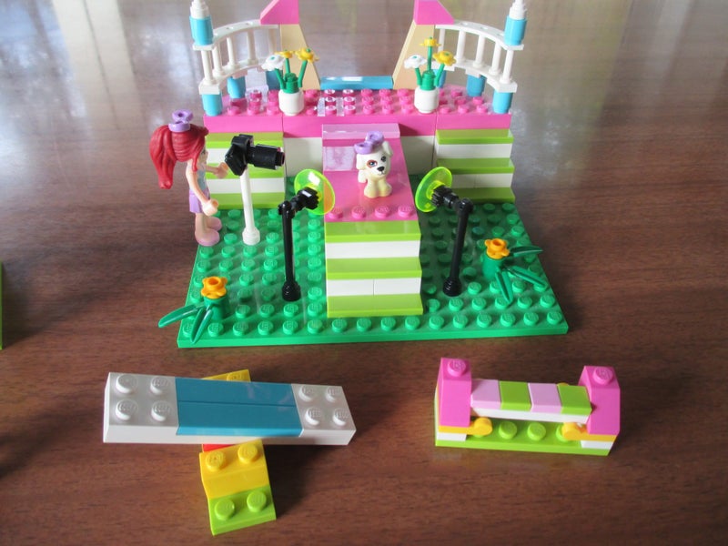 Lego Friends Dog Show & Bunny's Hutch Carousel 4