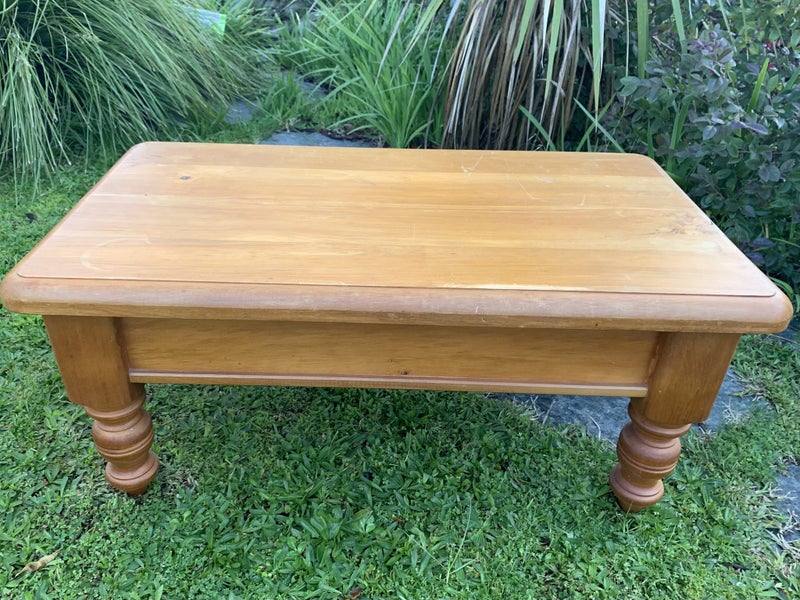 Beautiful solid rimu coffee table- FULLY RESTORED Carousel 2