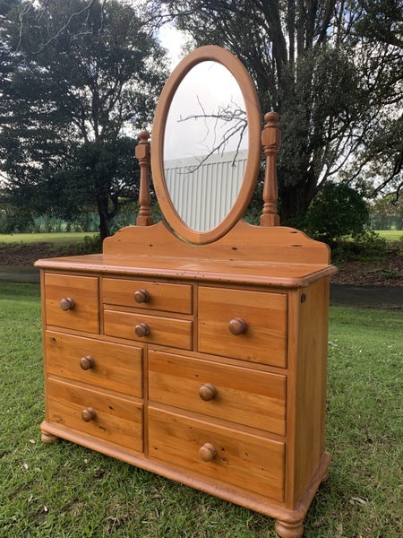 Absolutely stunning Woodpeckers solid rimu dresser- FULLY RESTORED Carousel 2