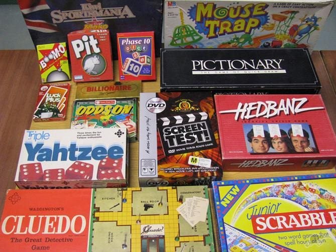 Compendium of games - including games like Snakes & Ladders, Chess, checkers@@@ Carousel 1