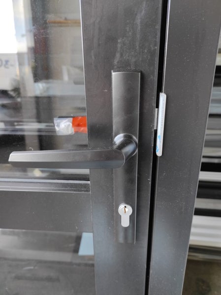 Double Glazed Aluminium Door with cat door Carousel 4