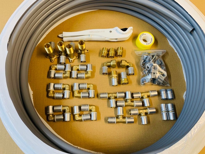 Crimping Tool + Bathroom fittings Kit Carousel 2