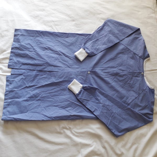 NEW. One. XL. PPE. Medical. Gowns. Scrubs. Hair Dressing. Uniform. Massage. Carousel 4