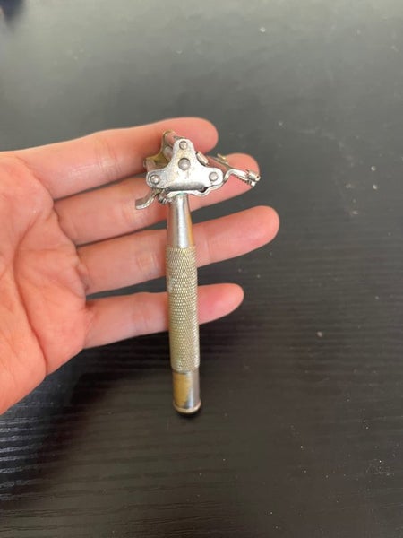Vintage Valet Razor made in Canada Carousel 2