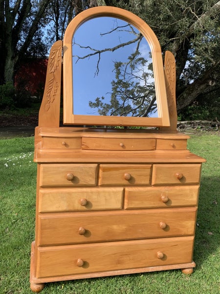 Absolutely stunning Blayco solid rimu dresser- FULLY RESTORED Carousel 5