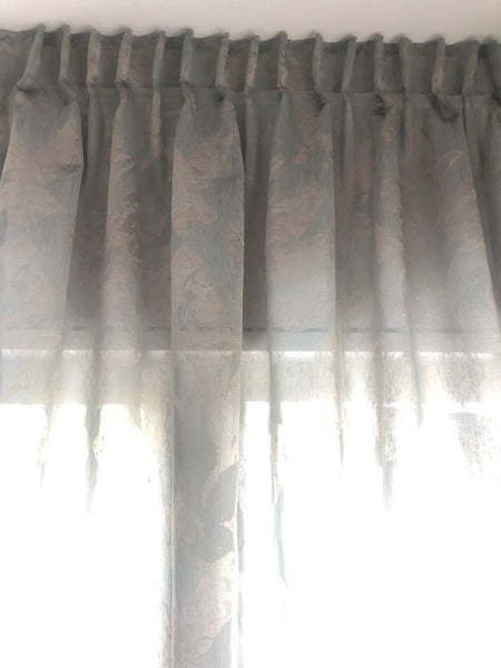 Long and very wide sheer pale blue colour Carousel 2