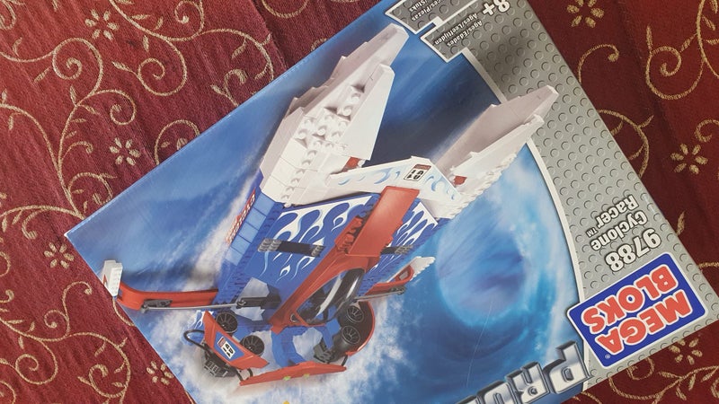 Mega Blocks, Pro Builder, Racing series, Cyclone Racer 9788, Age 8+, 565 Pieces Carousel 3