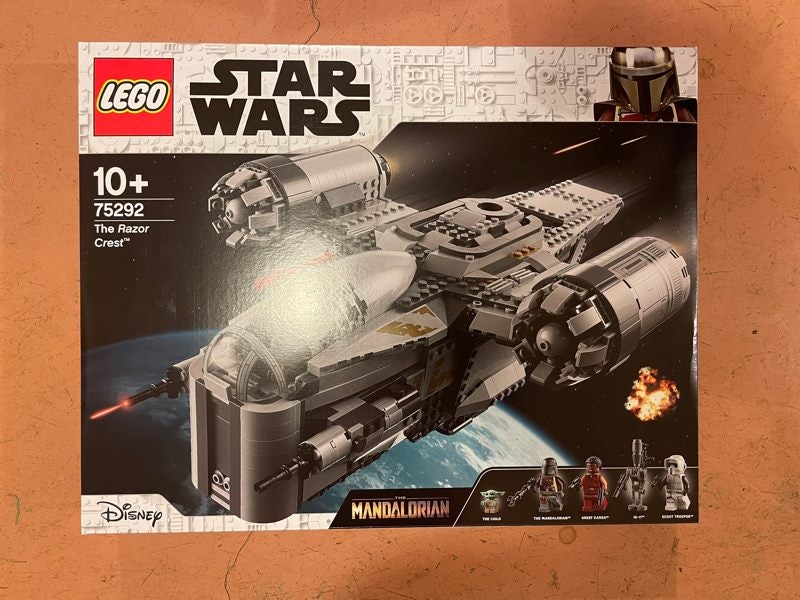 Lego Star Wars the Razor Crest 75292 Carousel 1
