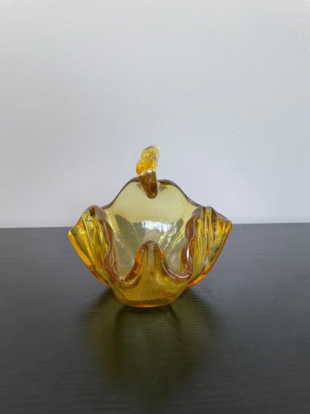 Vintage hand blown amber glass vase Carousel 2