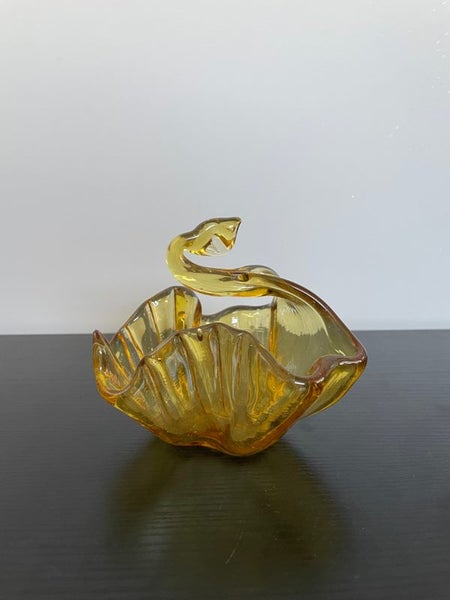 Vintage hand blown amber glass vase Carousel 1