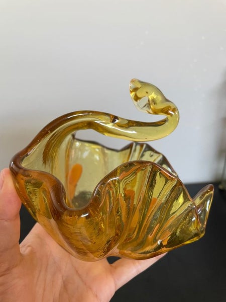 Vintage hand blown amber glass vase Carousel 8