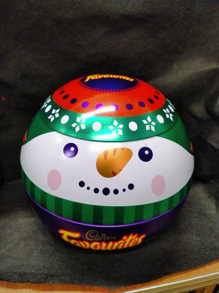 Cadbury Favourites Tin Carousel 1