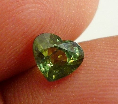 0.93CT UNHEATED HEART CUT 100% NATURAL BLUE GREEN SAPPHIRE Carousel 2