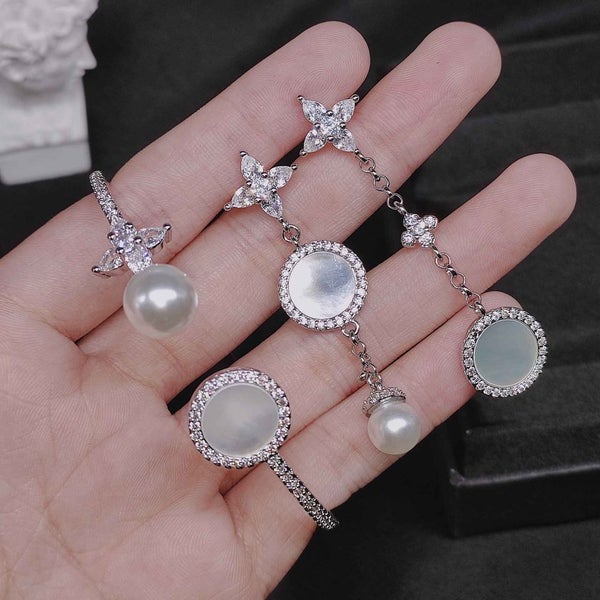 The natural shell fashion bracelet Carousel 4