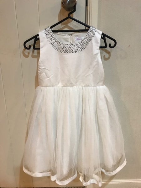 Flower girl dress 4-5yo Carousel 1