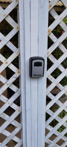 MasterLock - Wall Mount Keys Storage Box / Portable Padlock Carousel 9