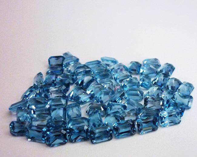 100CT+ BEAUTIFUL NATURAL SKY BLUE OCTAGON TOPAZ HUGE LOT 70pcs Carousel 3