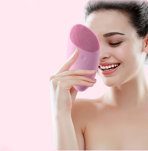 Facial Cleansing Brush New Carousel 1