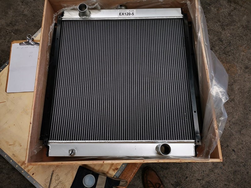 Digger Radiator for Hitachi EX120-5 part no: 4365742 size 790W*820H LU/RD Carousel 1