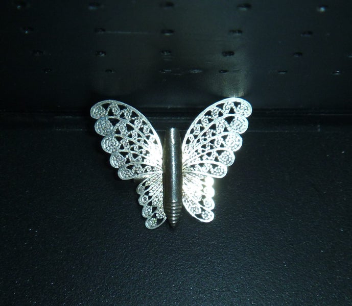 SILVER BUTTERFLY BROOCH Carousel 1