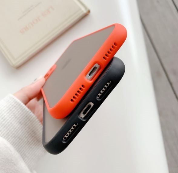 iPhone 13 Pro Case Black Carousel 6