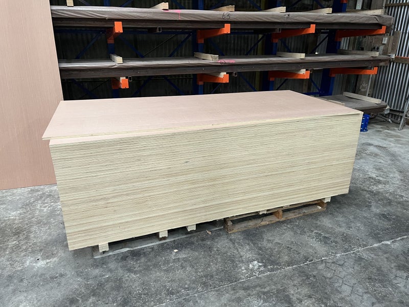 Red Poplar Plywood Untreated 2440x1220x18mm Carousel 2