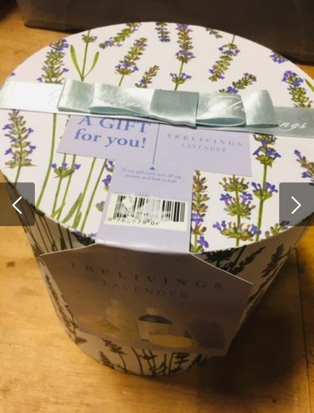 Trelivings Lavender gift set Carousel 2