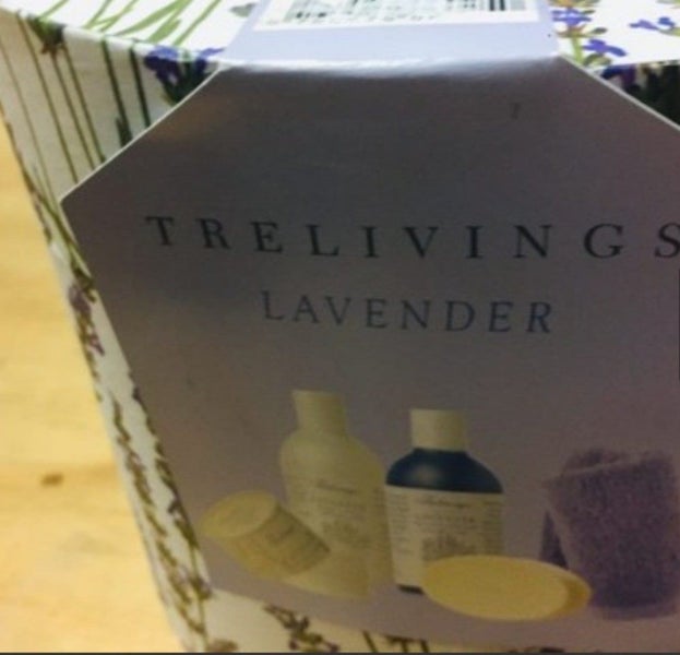 Trelivings Lavender gift set Carousel 3