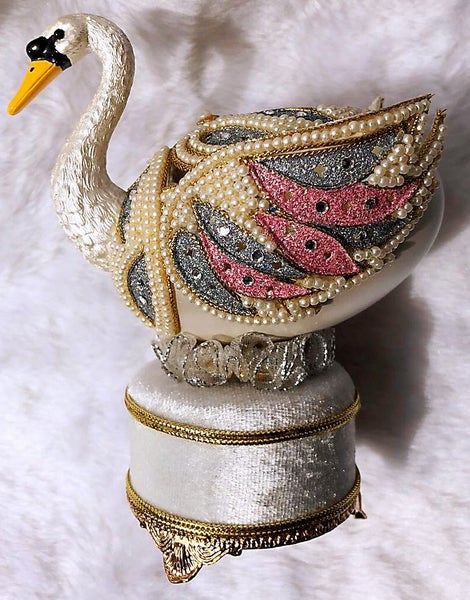 Hand Craft Decorated Goose Egg - Swan Jewellery Music Box Carousel 1