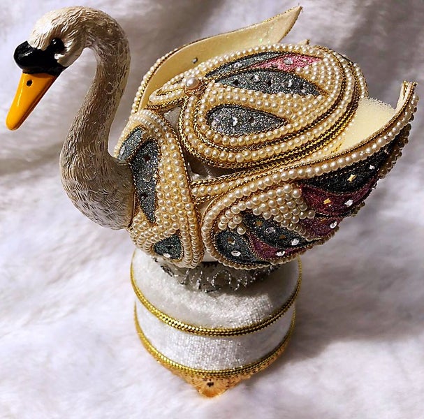 Hand Craft Decorated Goose Egg - Swan Jewellery Music Box Carousel 2