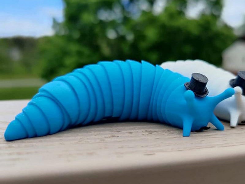 2 X Articulated Fidget Slug Toy Sensory Toys Stress Relief Toys Black Blue Carousel 2